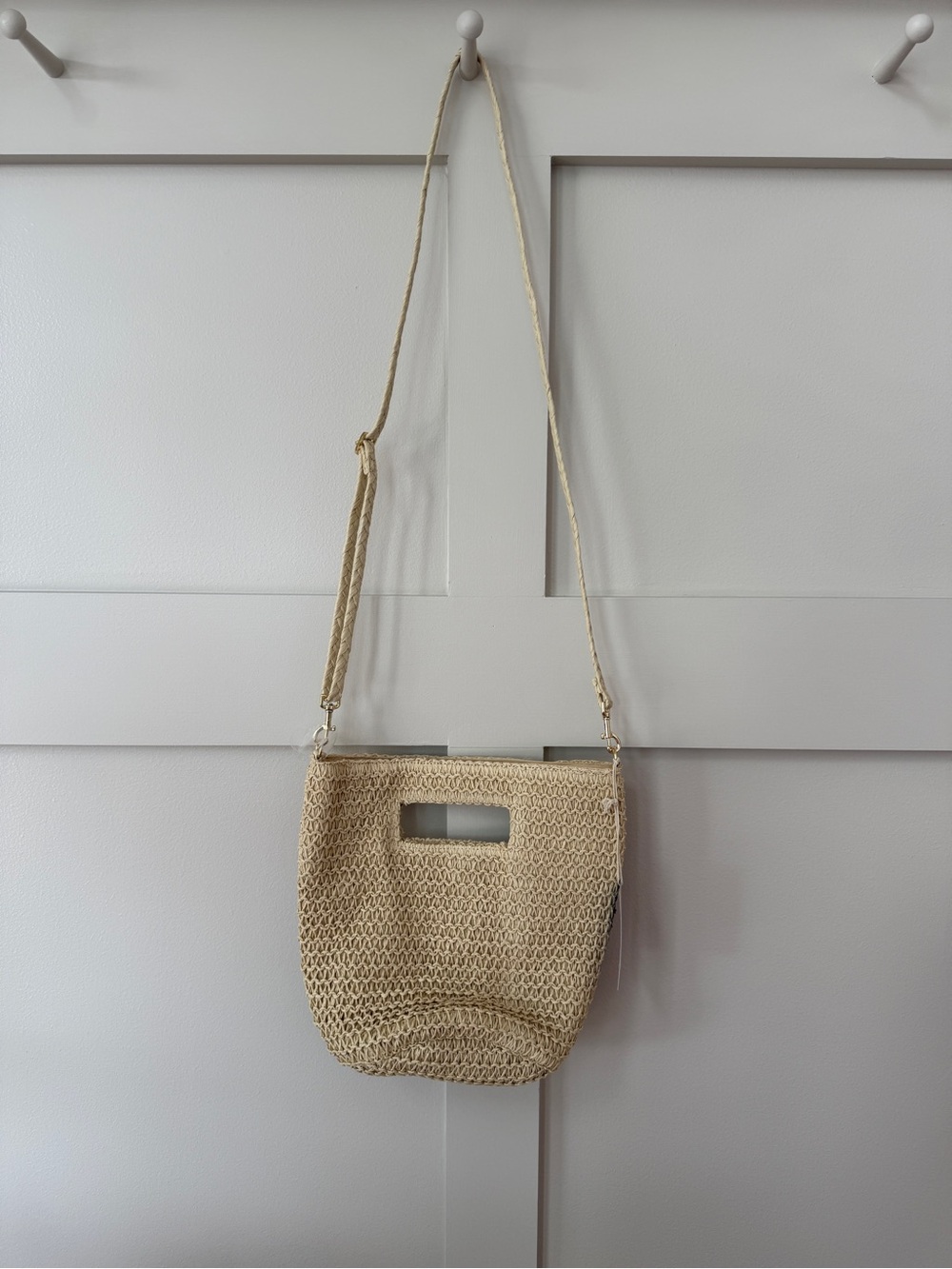 Universal Thread Woven Straw Crossbody Bag in Natural Beige